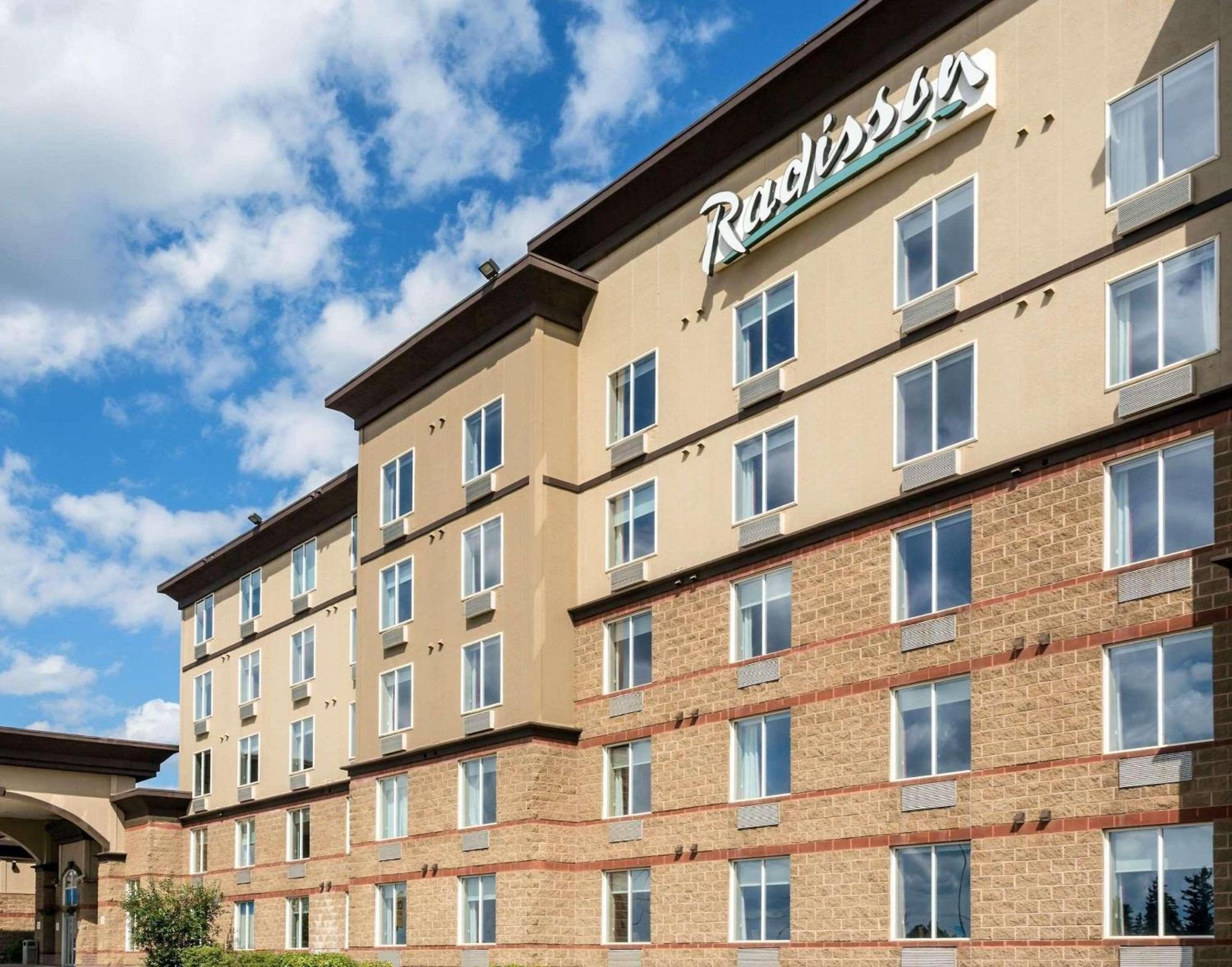 Radisson Hotel & Suites Fort Mcmurray Exterior photo