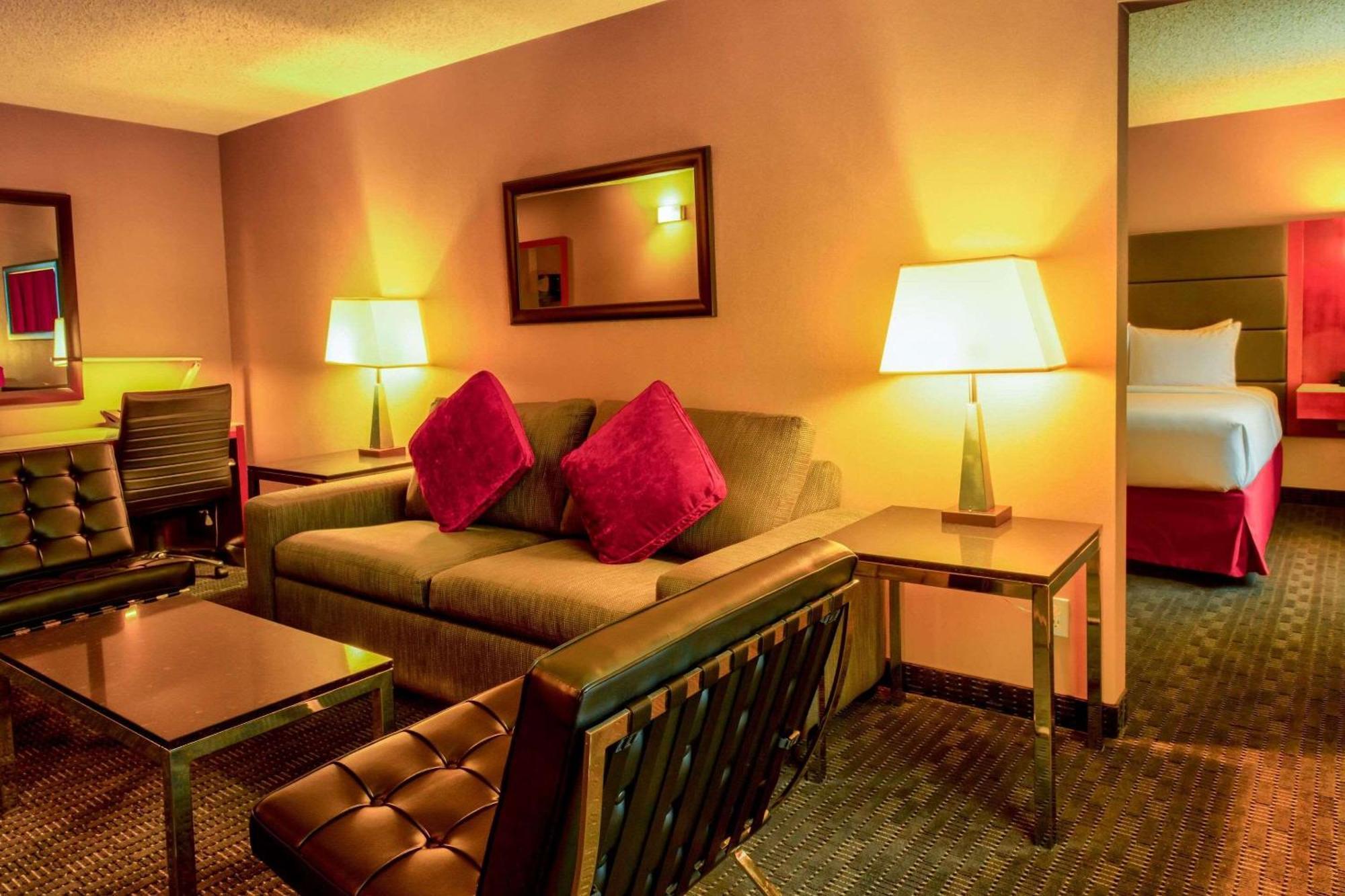 Radisson Hotel & Suites Fort Mcmurray Exterior photo