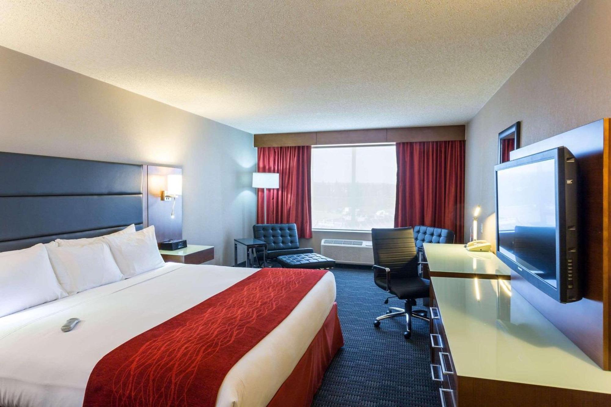 Radisson Hotel & Suites Fort Mcmurray Exterior photo