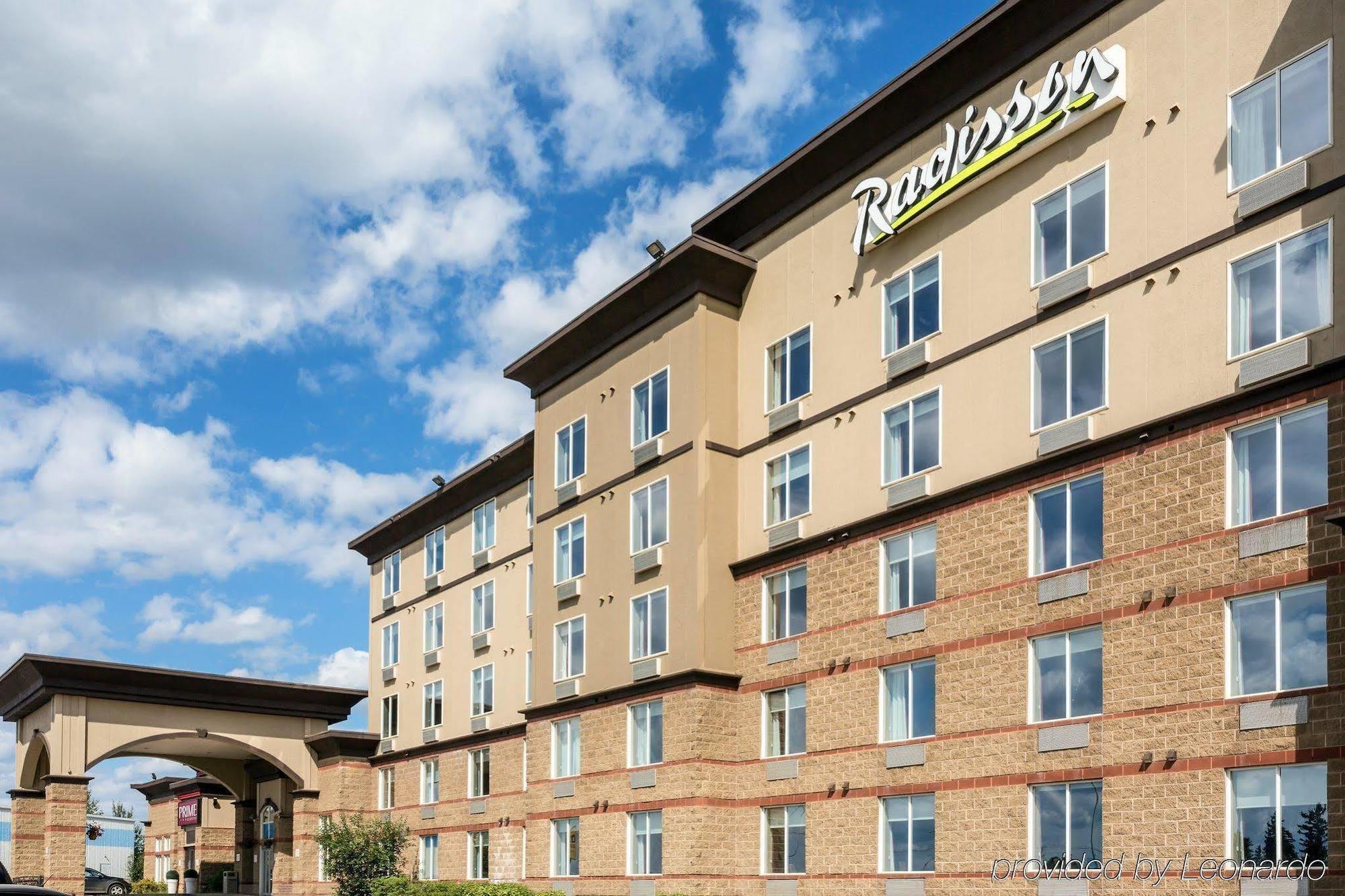Radisson Hotel & Suites Fort Mcmurray Exterior photo